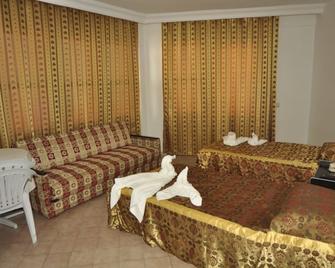 Gold Twins Suit Hotel - Mahmutlar