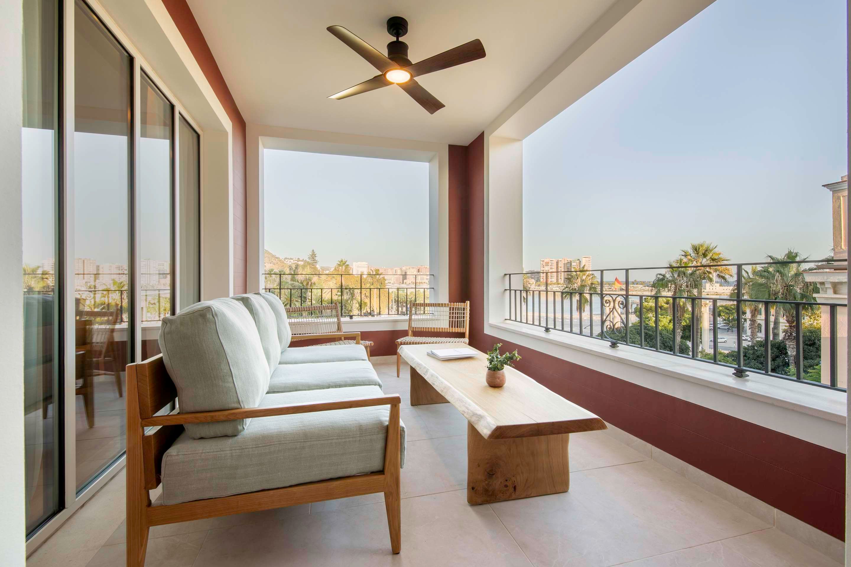 Only You Hotel Malaga - מלאגה - מרפסת