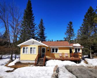 Citq 303469.Chalet Oasis De Paix. Bord De L’eau.4 Saisons.À Louer - Chertsey - Bâtiment