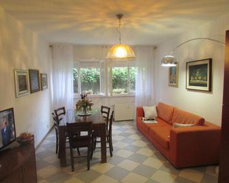 Casa Valerio - Varenna - Comedor