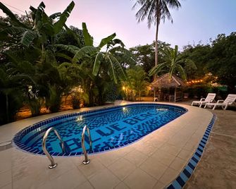 Bluebeach Resort - Sam Roi Yot - Pool