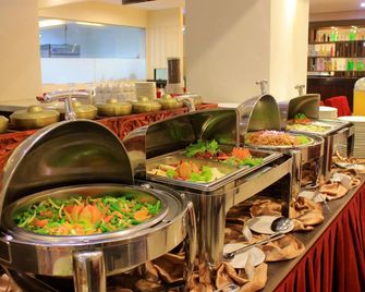 Daima Hotel Padang - Padang - Buffet