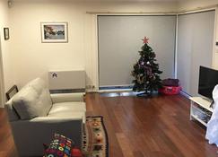 Centrally located flat - Curtin - Living room