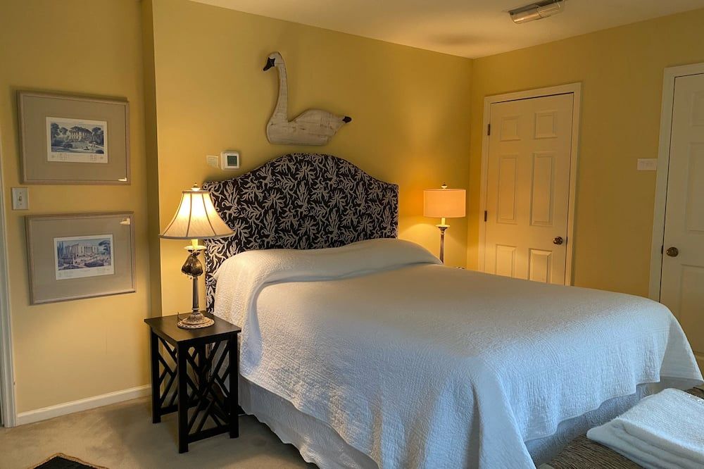 Garden Cottage - Where Something is Always in Bloom. - Kernersville - Habitación