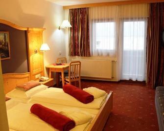 Berghof - Sonnenalpe Nassfeld - Bedroom