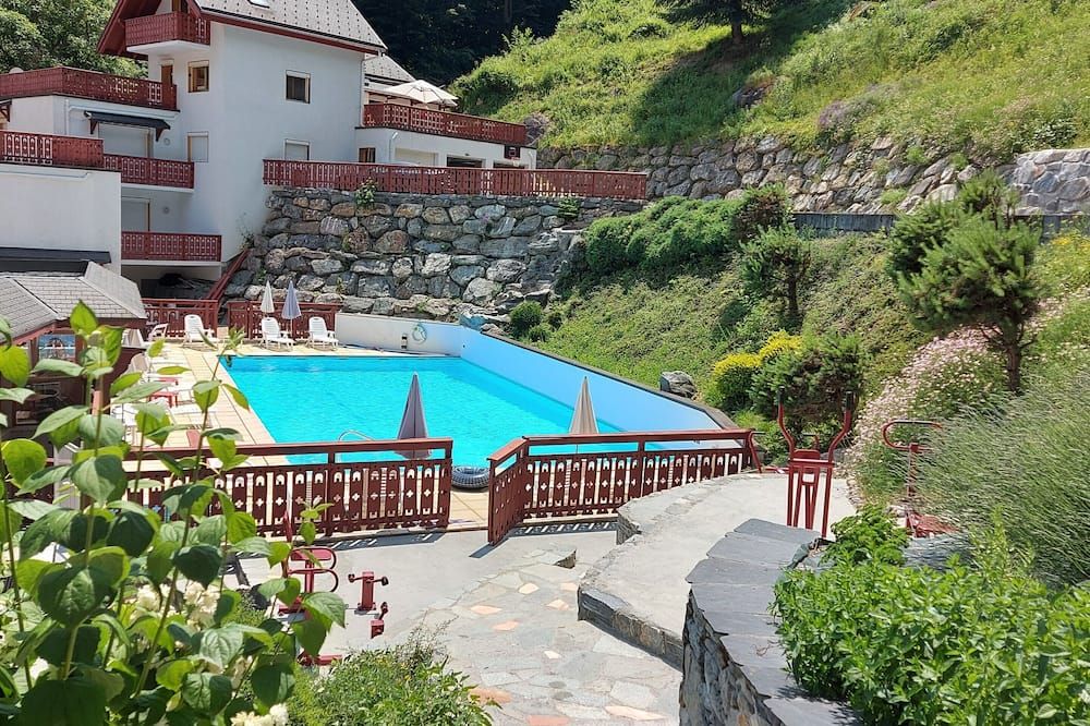 Hotel Les Chalets - Brides-les-Bains - Pool