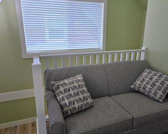 Friendly guest home downtown Hope near Hope Memorial Park - Гоп - Вітальня