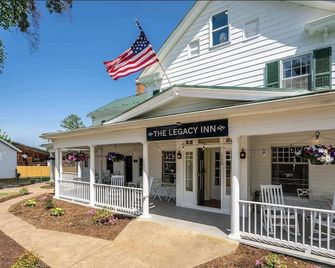 Top Floor Suites at The Legacy Inn Heritage Floor - Luray - Gebäude