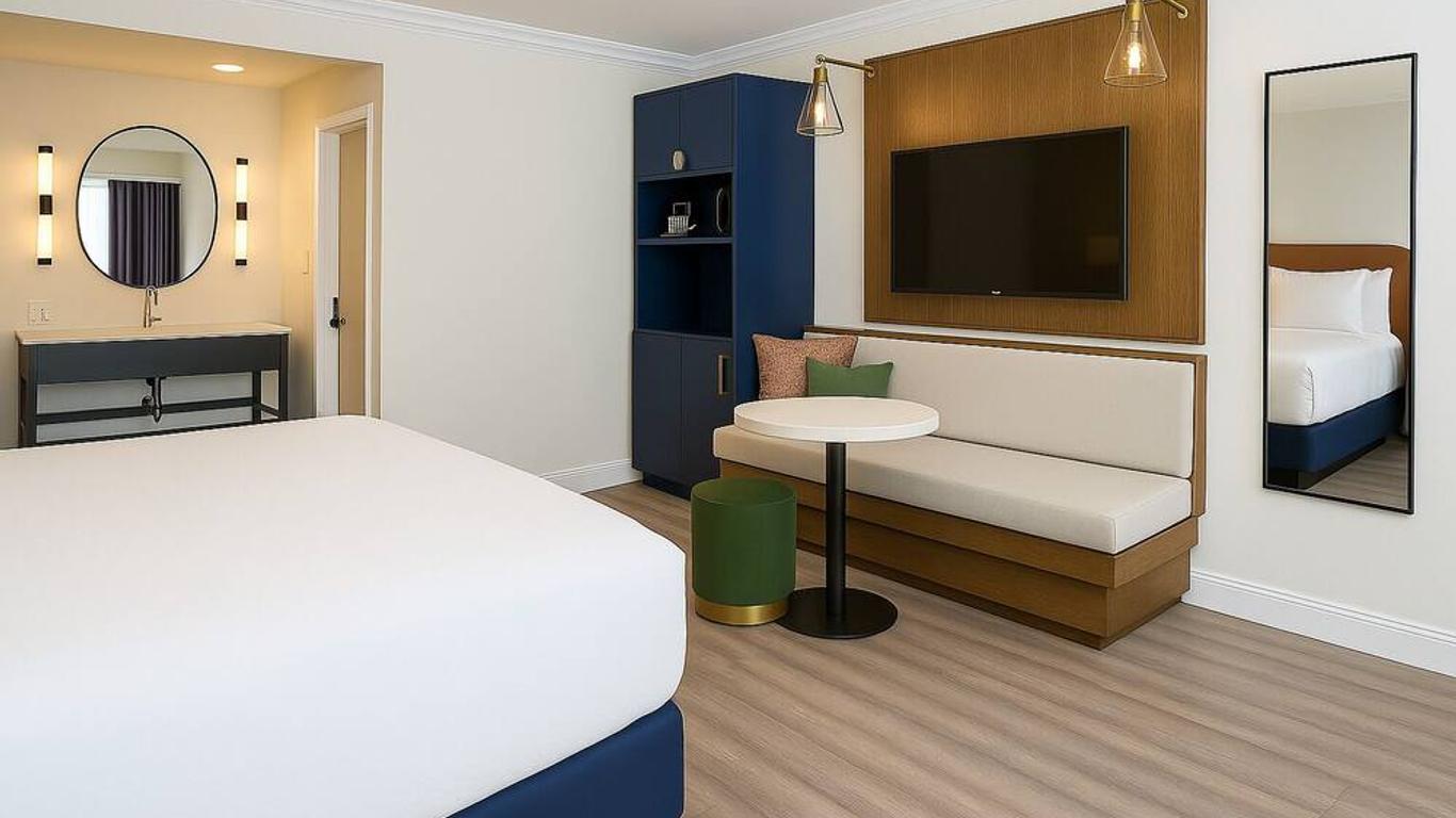 The Woodrose- Newly Renovated