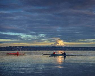 Point Robinson Lighthouse - Keeper's Quarters A - Vashon - Pool