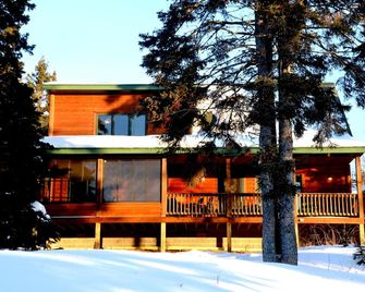 Lutsen's cutest vacation home between Lake Superior and Lutsen Mountains. - Lutsen - Building
