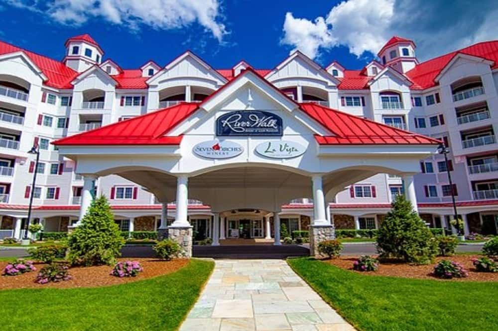 River Walk Resort One bedroom Suite w/ balcony & mount view from 5th floor VIP. - Lincoln - Bygning