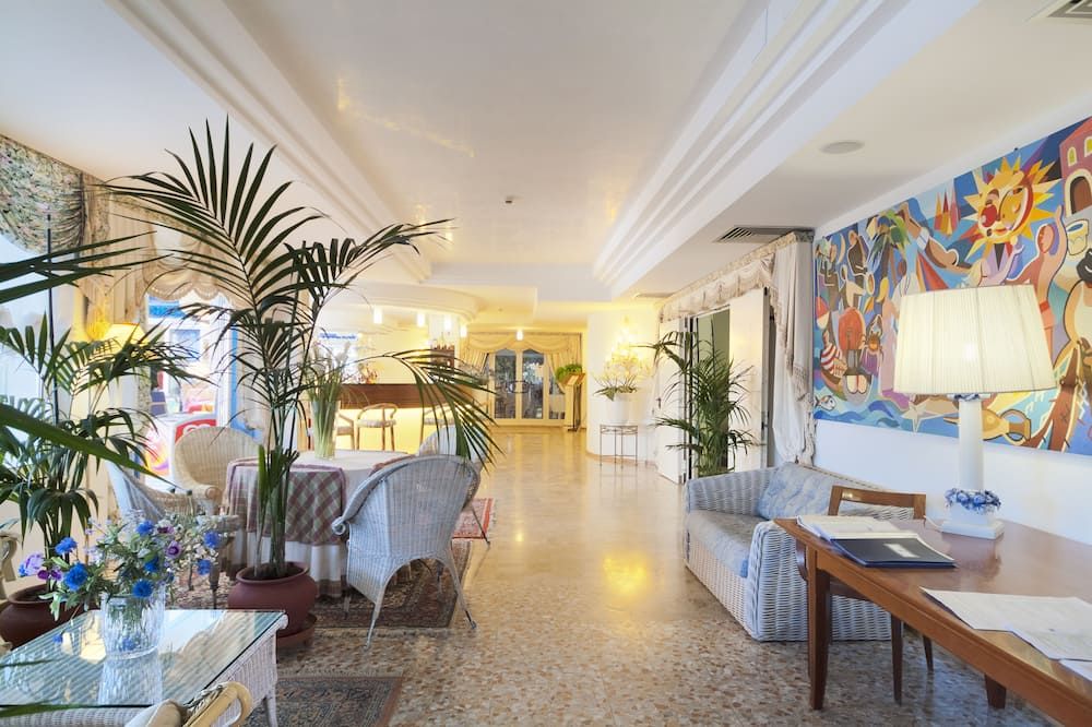 Hotel Panoramic - קאורלה - לובי