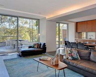 Treehouse Jervis Bay - Vincentia - Living room