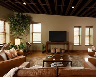 3rd Street Lofts - Wausau - Salon
