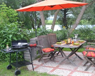 With family or friends beautiful days close to the Havel experience - Havelland - Patio