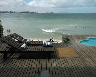 Charming Beachfront Villa on Porto Mirim Cove, near Natal - Ceará-Mirim - Piscina