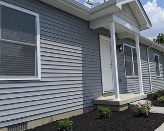 821 Gregg St. 2 Bed Apt Fully Furnished - Washington Court House - Building