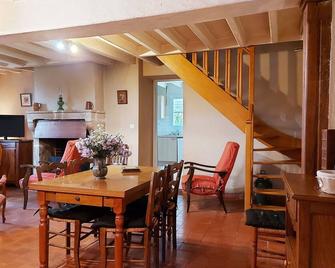 Gite Dampierre-sous-Brou, 3 bedrooms, 6 persons - Unverre - Comedor