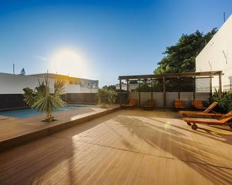Xenon Urban Apartments - City View - Maputo - Pool