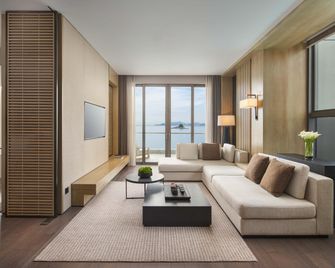 Intercontinental Hotels Shenzhen Dameisha Resort By IHG - Shenzhen - Living room