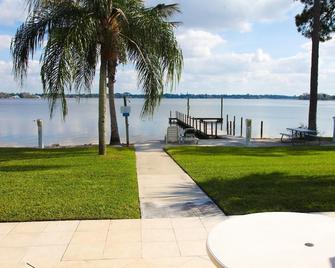 Lake Grassy Inn & Suites - Lake Placid - Патіо
