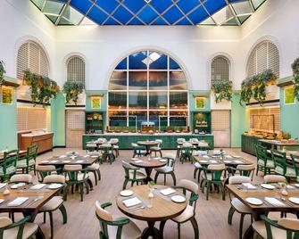 E-Square The Fern Pune, Series by Marriott - Pune - Restaurant