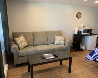 La Digue Suites - Cheticamp - Living room