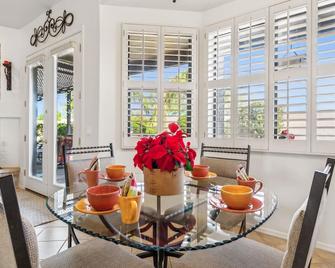 The Silverado In Cave Creek By Paseohomesaz - Cave Creek - Dining room