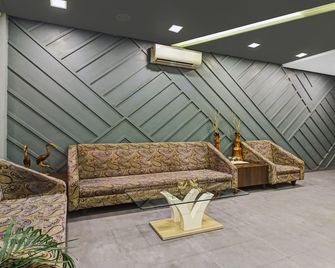 Treebo Premium Brijinn - Nagpur - Hall