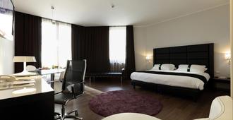 Holiday Inn Genoa City - Genua - Schlafzimmer