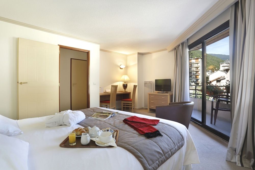Hotel Amélie - Brides-les-Bains - Schlafzimmer