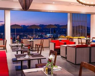 Onomo Hotel Kigali - Kigali - Restaurante