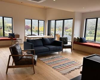 Stunning Kaiteriteri Holiday Home - Kaiteriteri - Salon