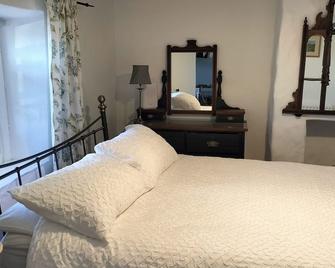 Ballymultimber Cottages - Limavady - Bedroom