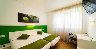 Hotel Centro Vitoria Autocheckin - Vitoria - Camera da letto