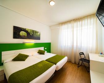 Hotel Centro Vitoria Autocheckin - Vitoria-Gasteiz - Bedroom