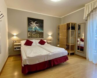 Casteluce Hotel Funivie - פינצולו - חדר שינה