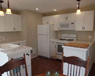 Historical Yeoman Farmhouse in country setting. - Walworth - Cocina