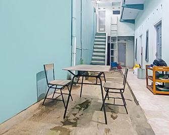 Pondok Karisma Syariah Tasikmalaya Mitra RedDoorz - Tasikmalaya - Lobby