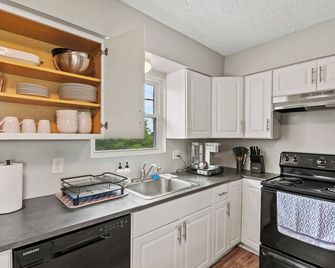5 Min to Ark! Quiet and Comfy! - Williamstown - Cocina