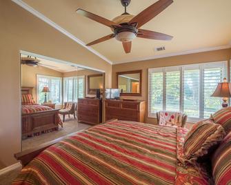 Single Story Condo, All New w/BBQ at Blacklake w/3 Golf Courses - Nipomo - Bedroom