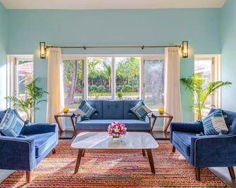 amã Stays & Trails Beach House Madh Island, Mumbai - Mumbai - Living room