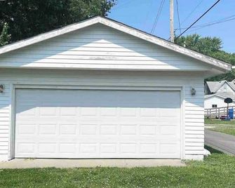 Newly Remodeled 2 Bedroom Home in Shelbyville Family Friendly - Shelbyville