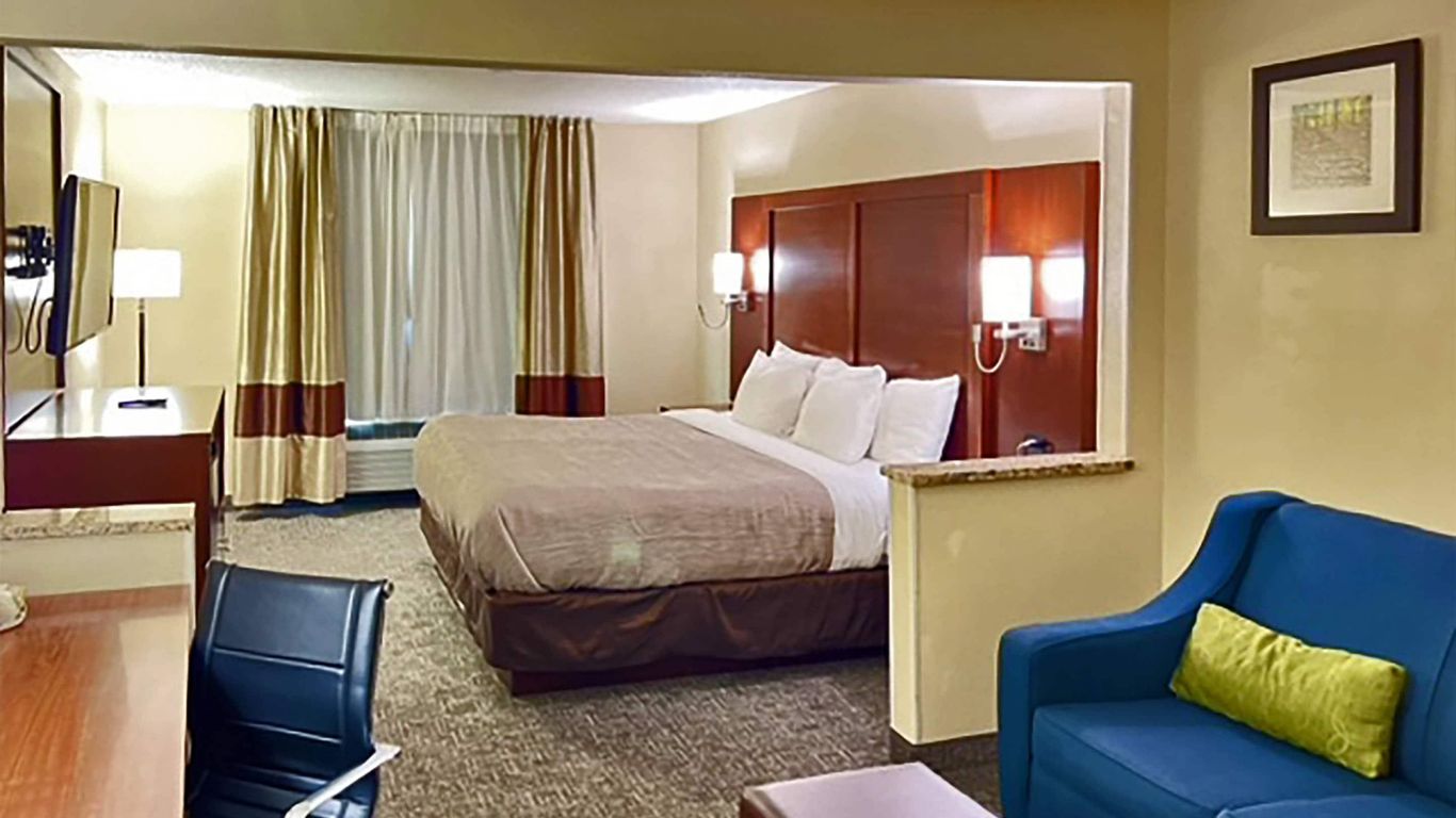 Quality Inn & Suites Green Bay - Ashwaubenon