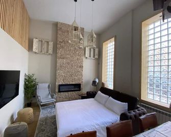 Cornelia Suites 03 - Santander