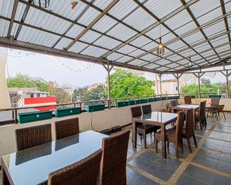 Bantal Guling Alun Alun Bandung - Bandung - Balcony