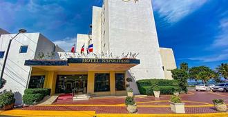 Napolitano Hotel - Santo Domingo - Building