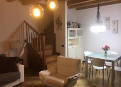 San Paolo - 70m² duplex apartment in the heart of Verona. Near Lake Garda - Verona - Living room