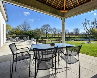 Peaceful Garden Retreat, Epiniac - Epiniac - Патіо